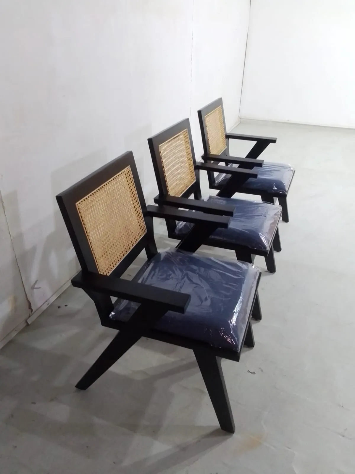 Flora Chair Black • Black Matte Polish on Sheesham Wood • Indigo Blue (Linen Blend Fabric)
