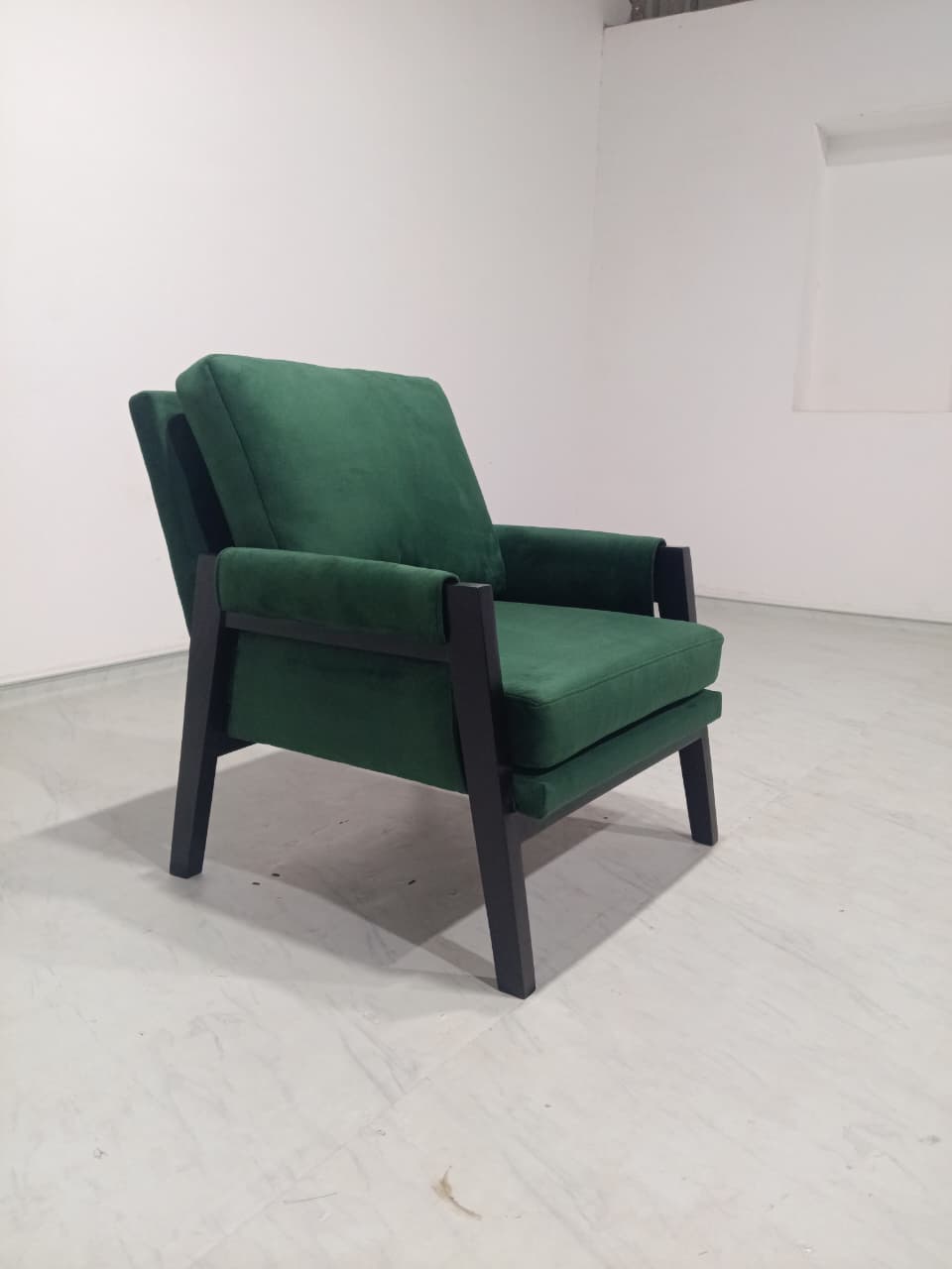 Tomson Chair Emerald Green and Black Polish