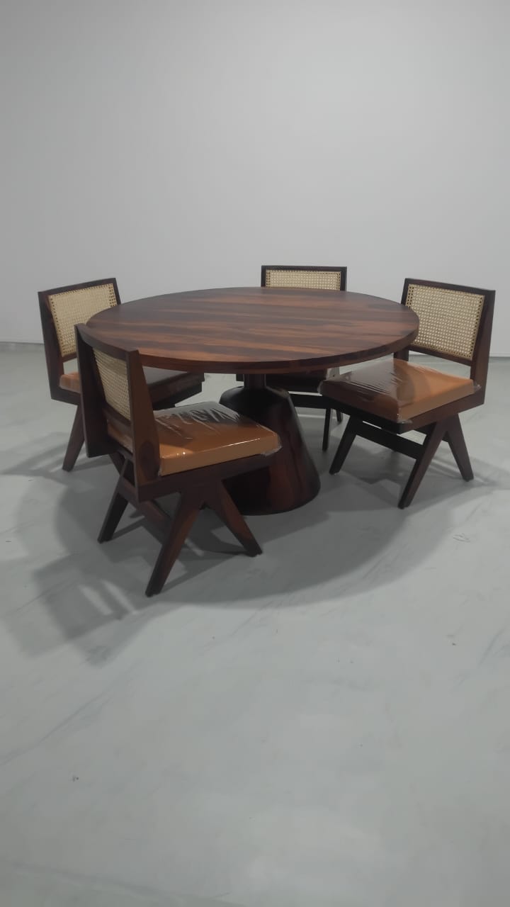 Yukon-Jean Dining Set - 130 cm Diameter - 4 Seater