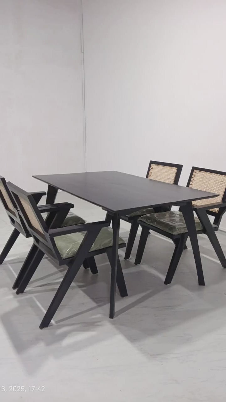 Gina-Flora Dining Set - 150 cm - 4 Seater - Walnut