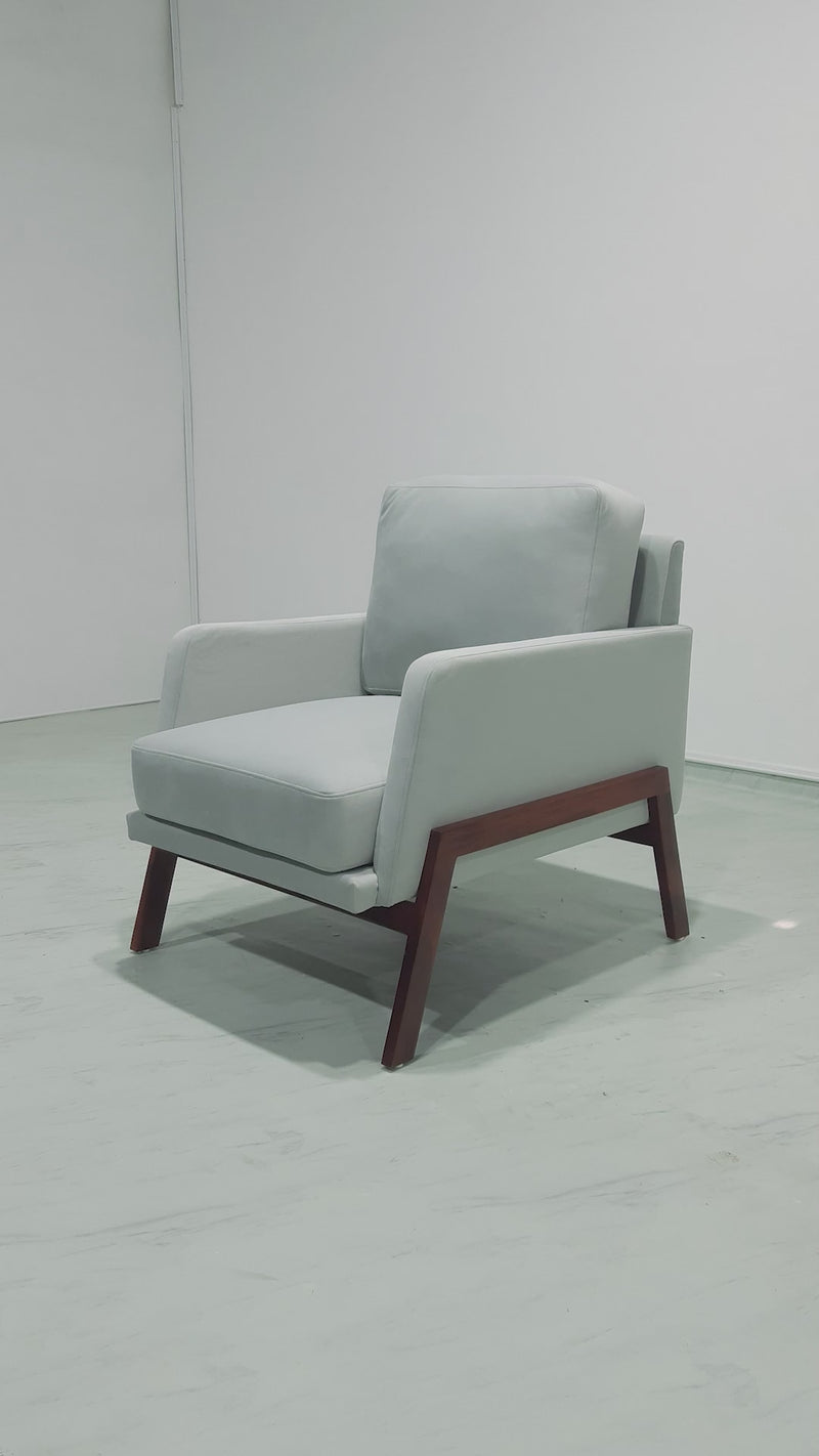 Arte Accent Chair (Honey Polish) - Boat Shade No. 116