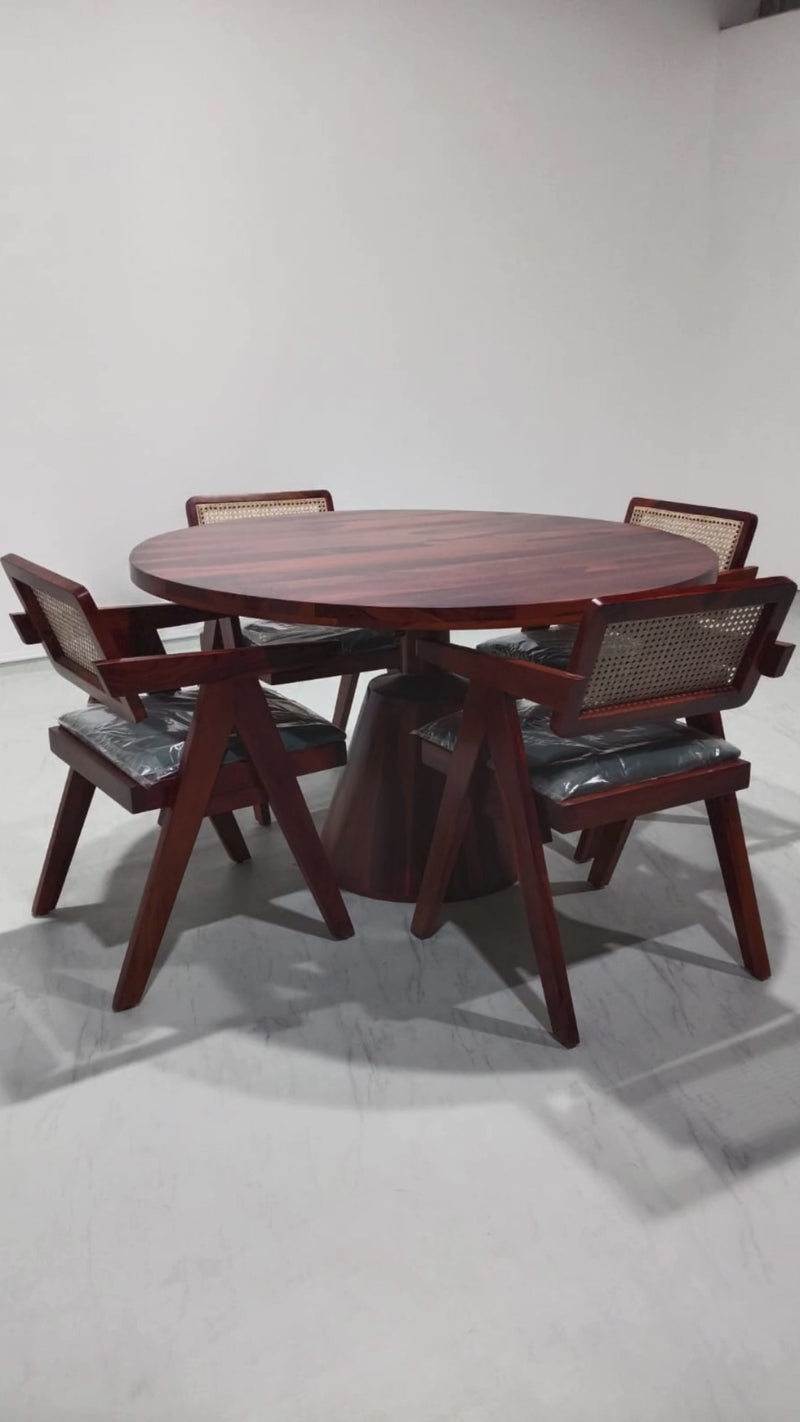 Yukon-Pierre Dining Set - 130 cm Diameter - 4 Seater