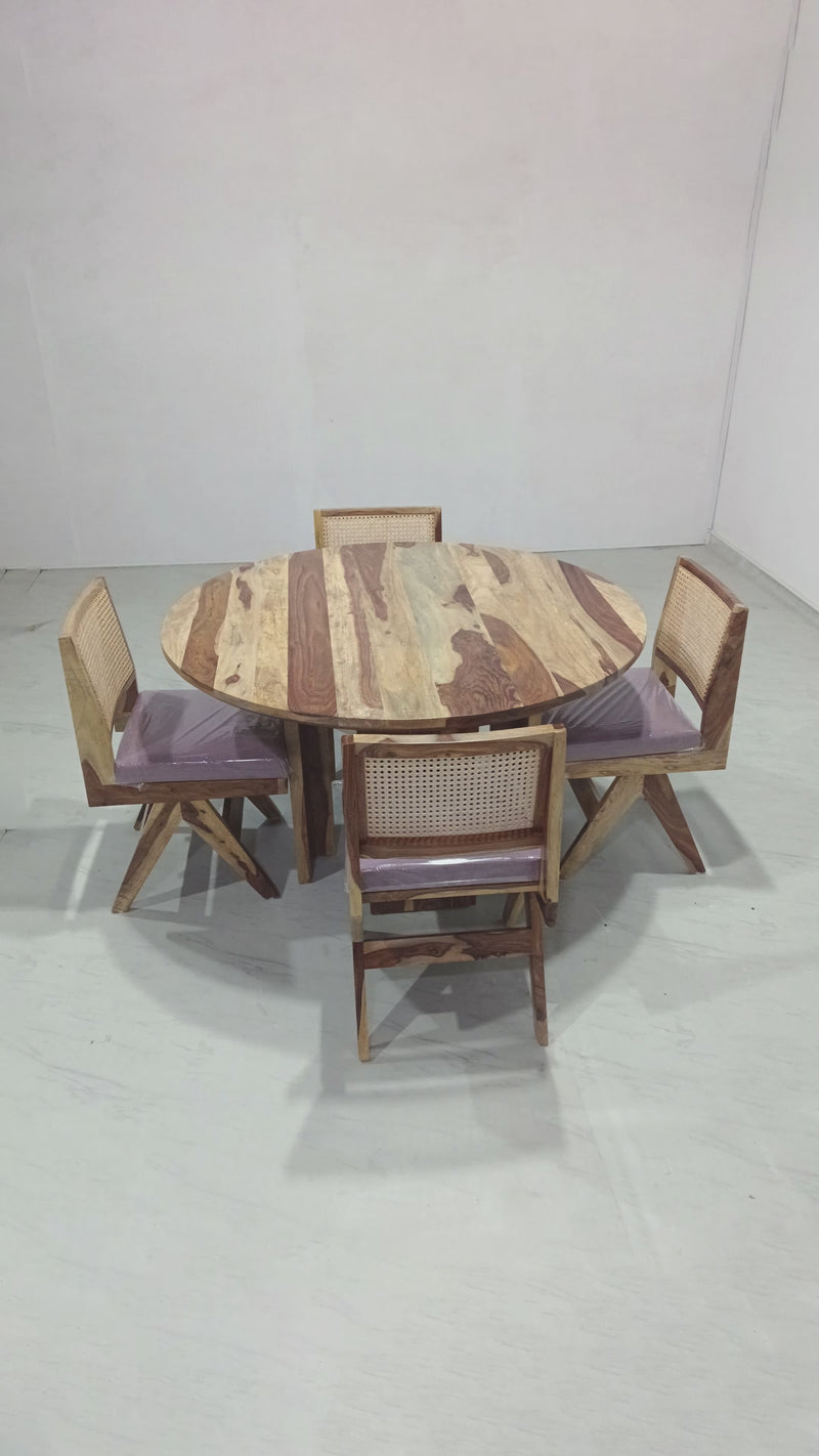 Wolter-Jean Dining Set - 130 cm Diameter - 4 Seater